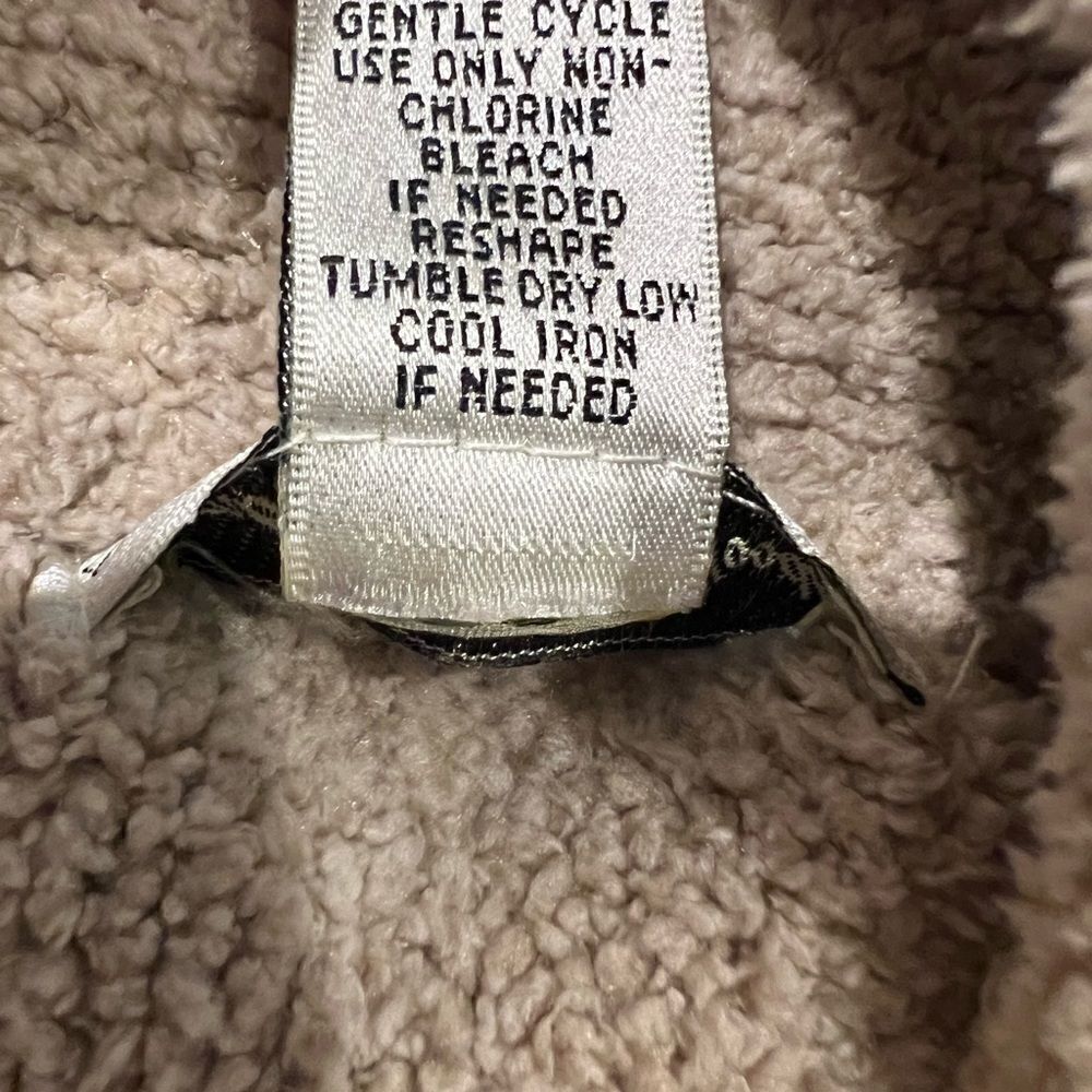 Cambridge Tan dry goods plush snap closure cardigan size Small - Picture 7 of 8